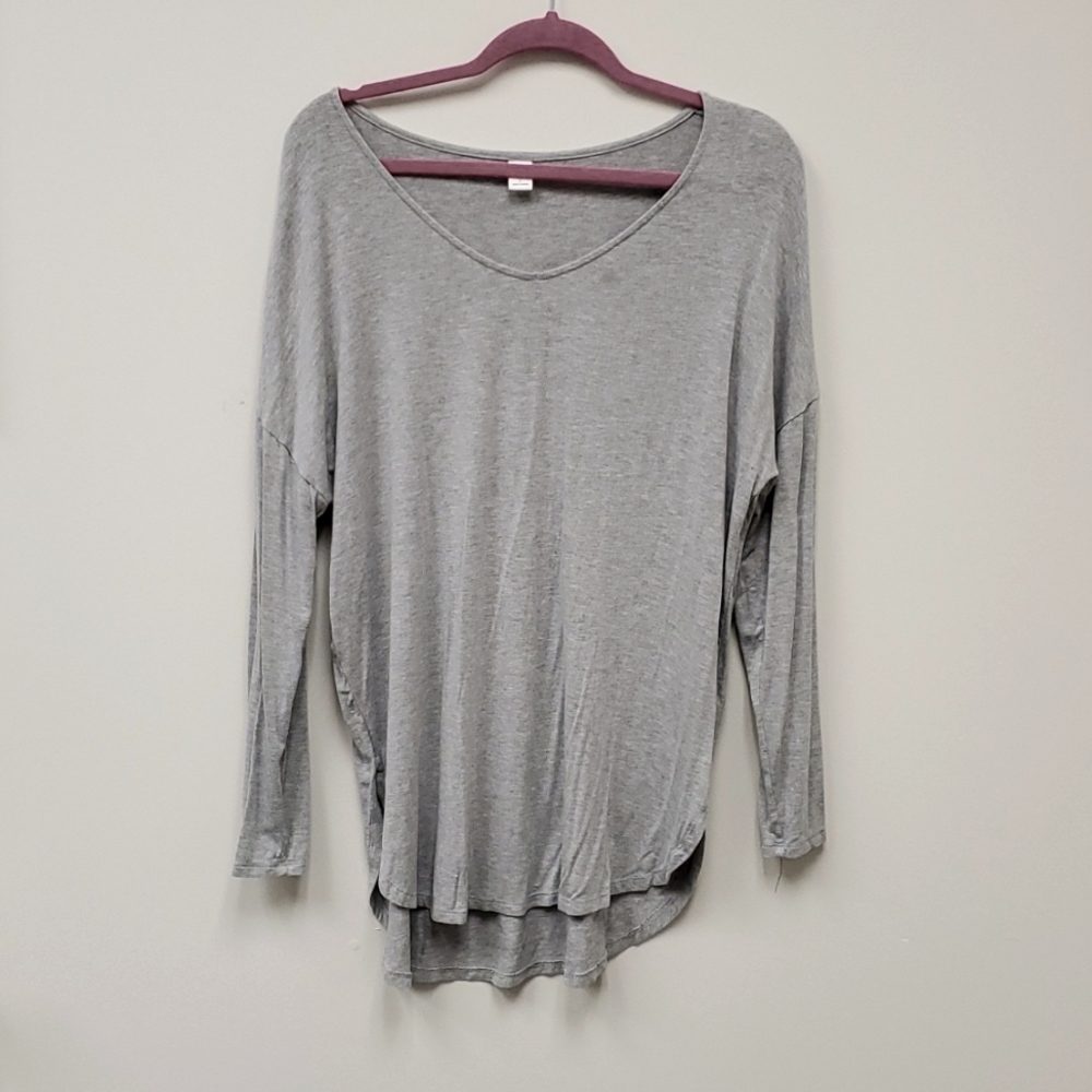Old Navy size L Grey long sleeve shirt